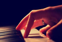 海星体育：杨如意获得自由式滑雪世界杯斯托纳姆站坡障银牌2025-02-24.